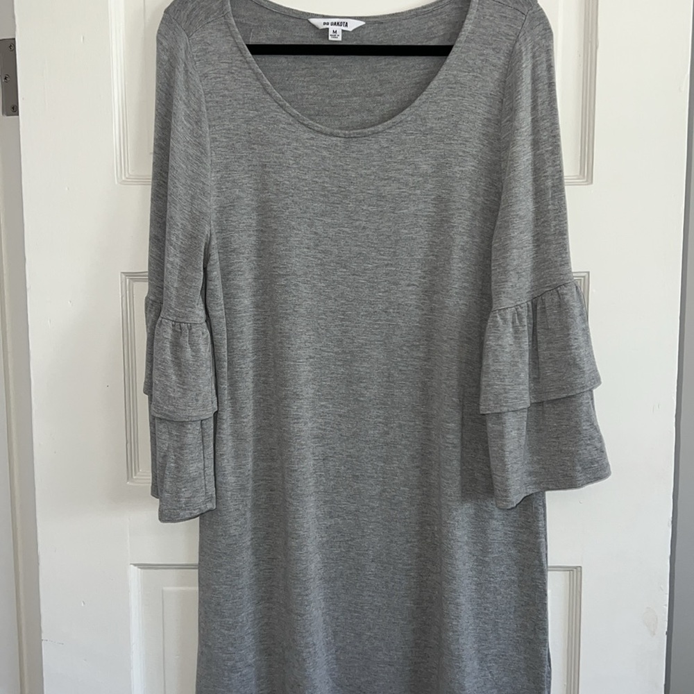 Gray ruffled half sleeve mini/midi dress. Size Medium. Excellent condition.